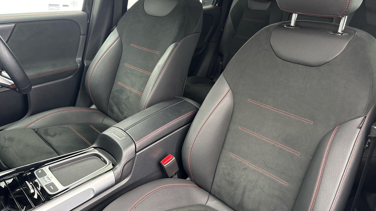 Mercedes-Benz GLB Image 7