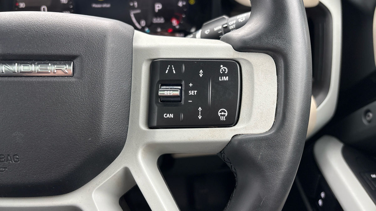 Land Rover Defender 110 Urban Image 14