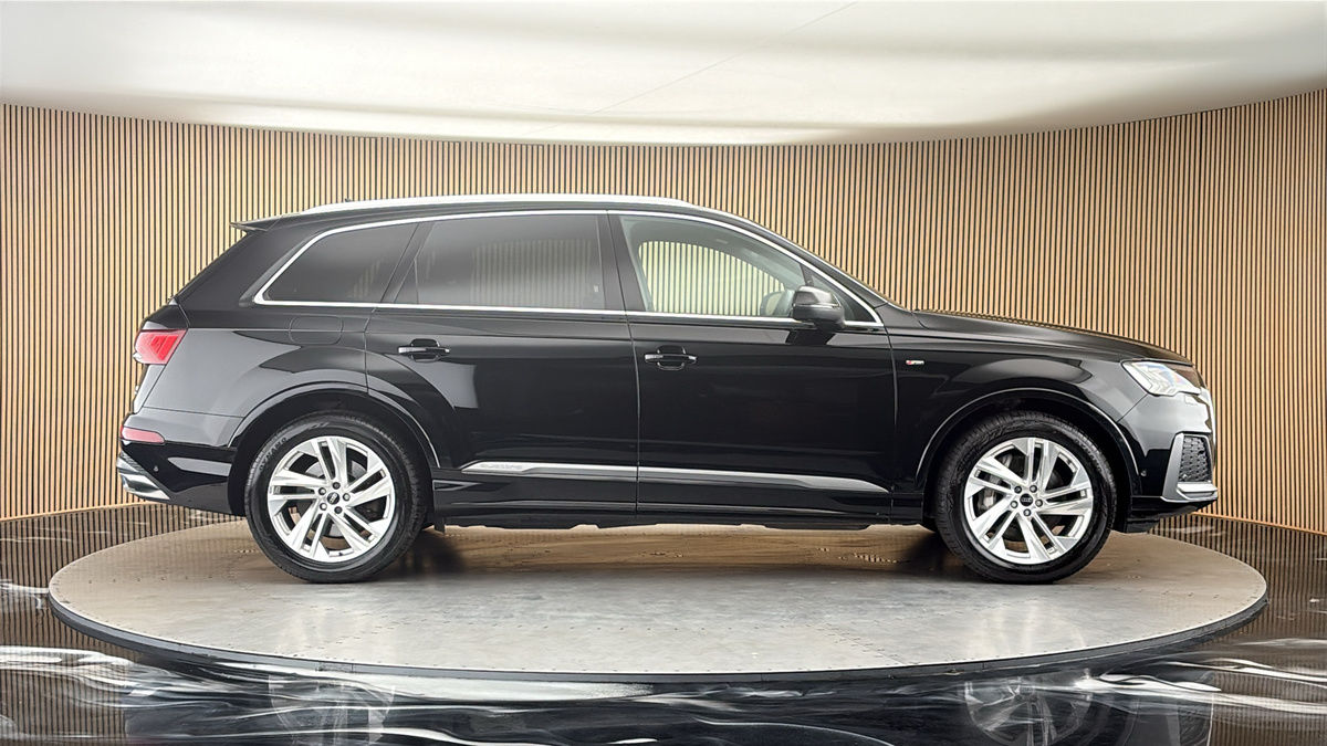 Audi Q7 Image 16