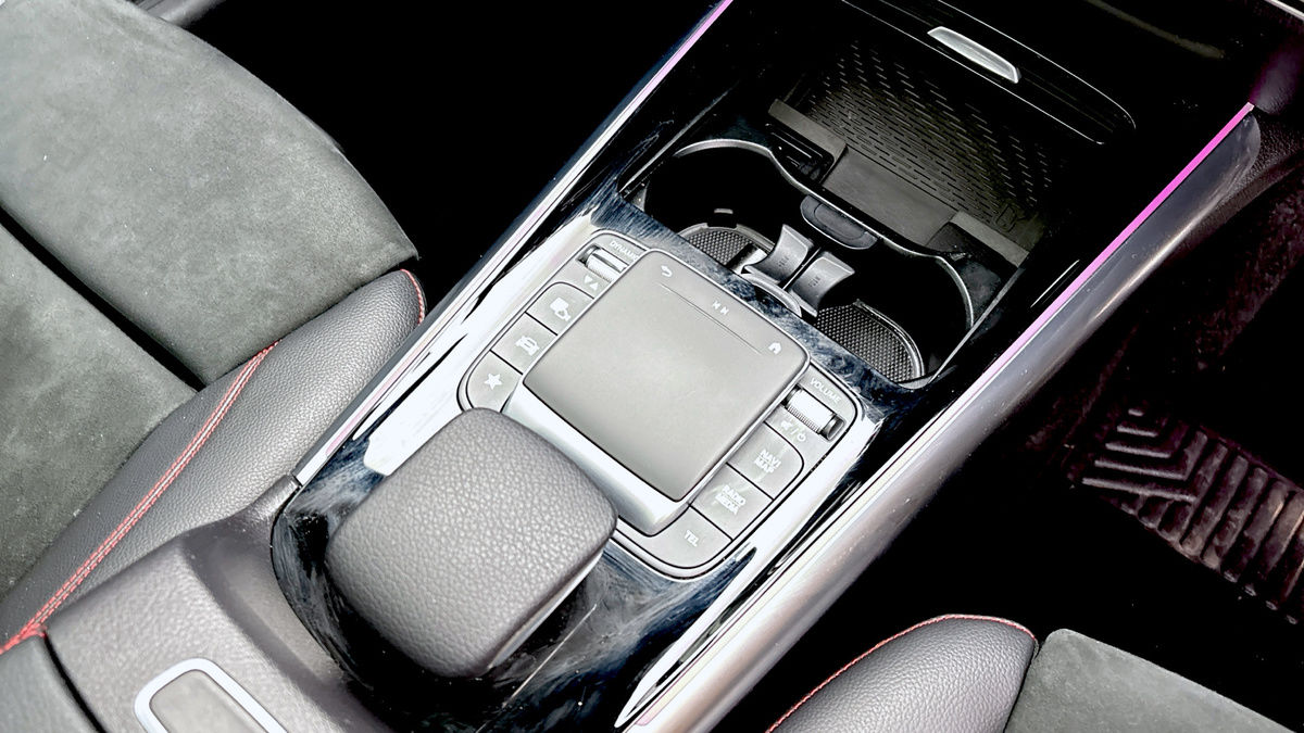 Mercedes-Benz GLA Image 9