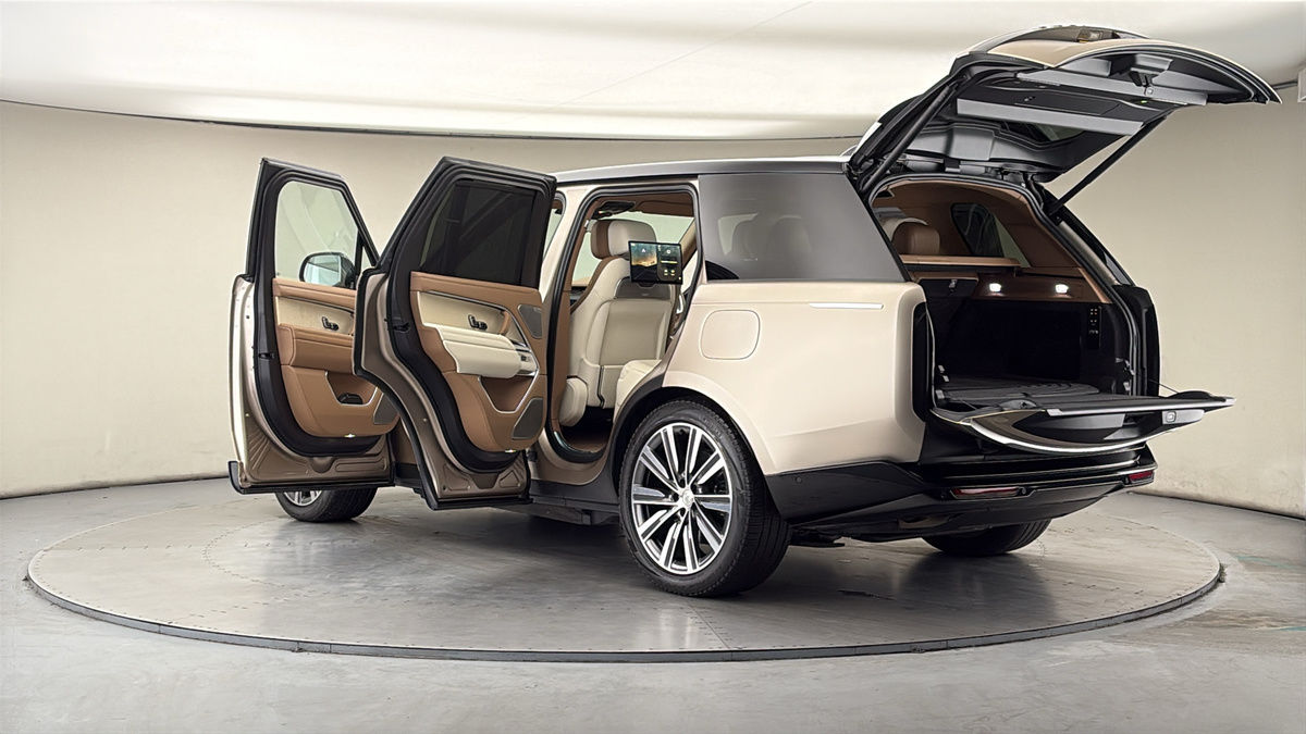 More views of Land Rover Range Rover