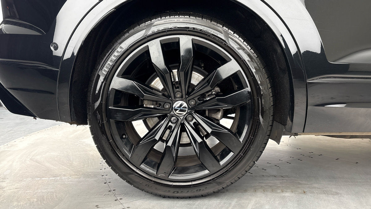 Volkswagen Touareg Image 10