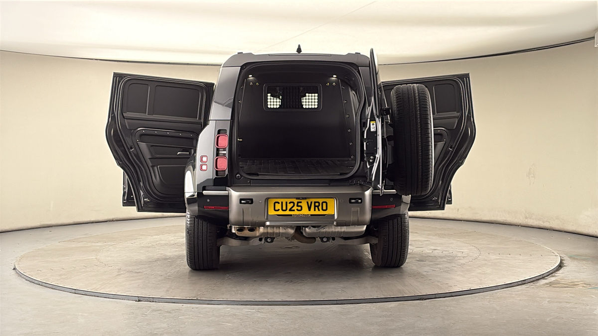 More views of Land Rover Defender 110