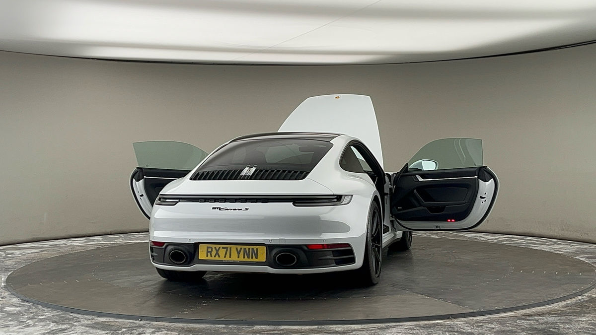 More views of Porsche 911