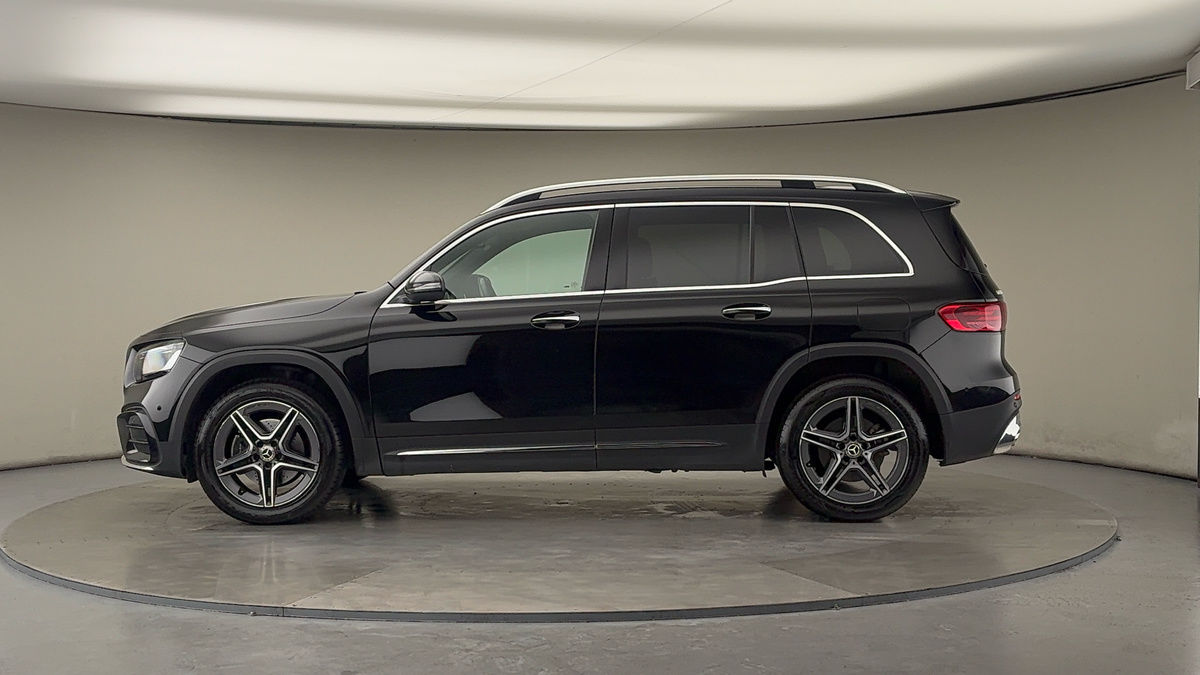 Mercedes-Benz GLB Image 15