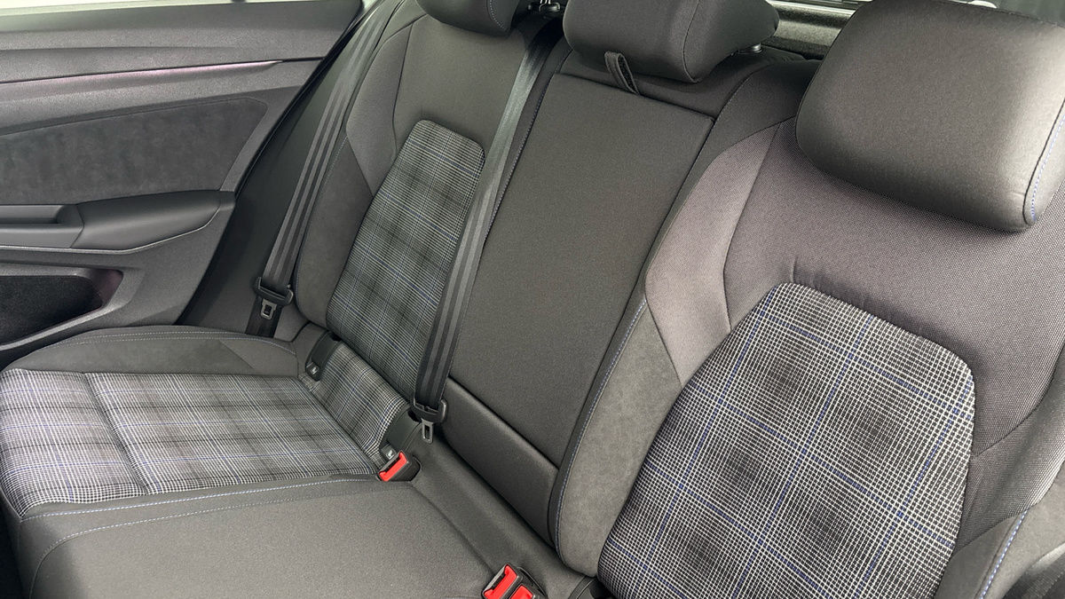 Volkswagen Golf Image 8