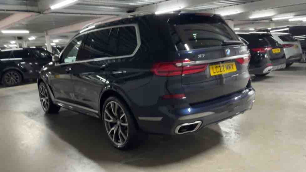 More views of BMW X7