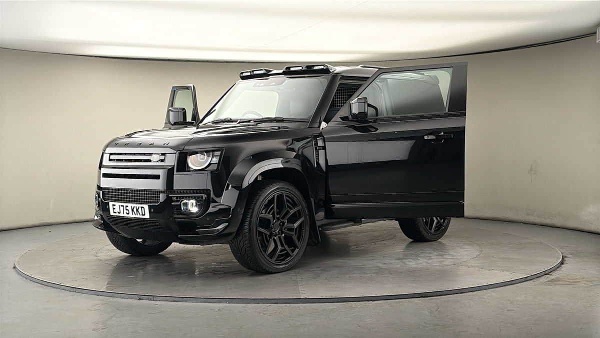Land Rover Defender 90 Urban Image 22