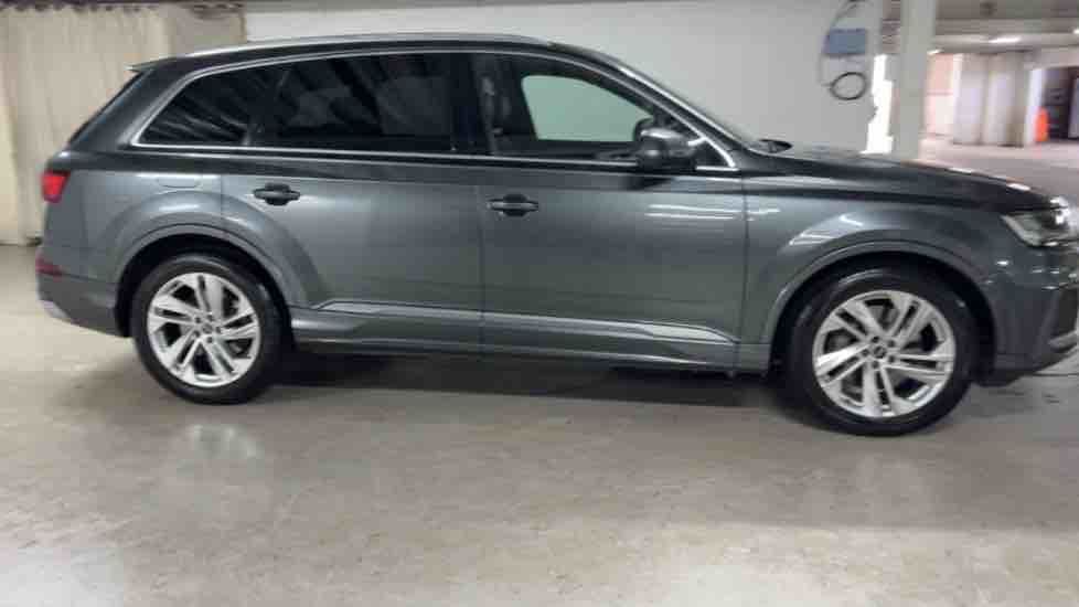 More views of Audi Q7