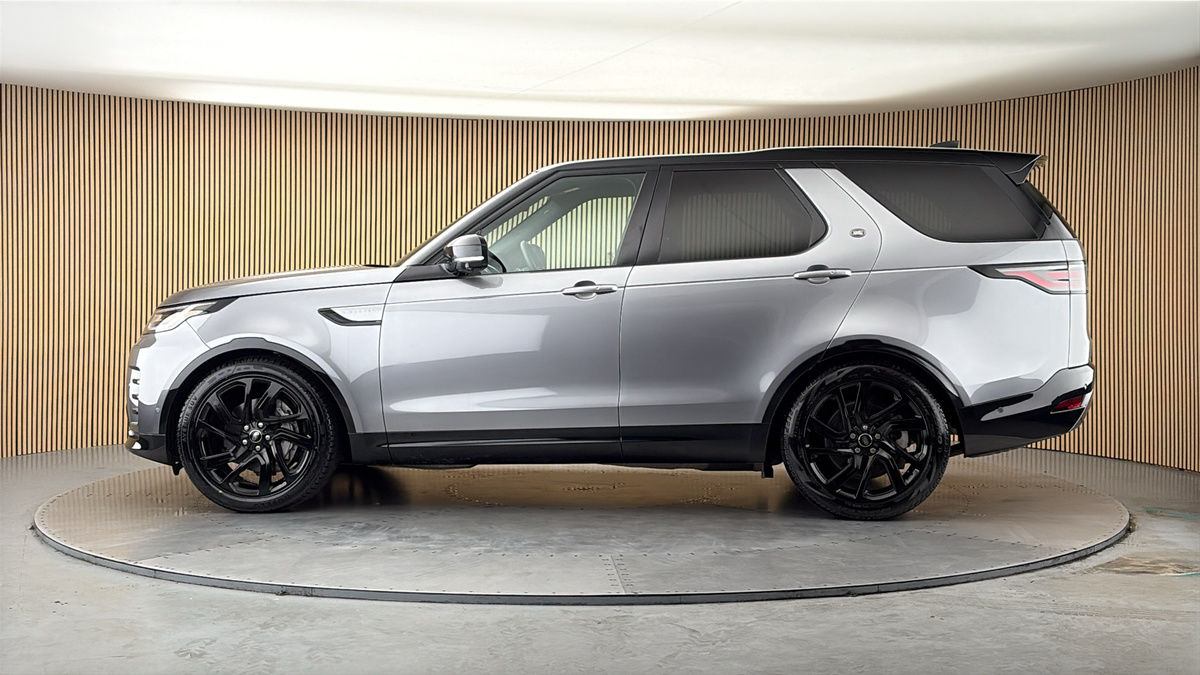 More views of Land Rover Discovery