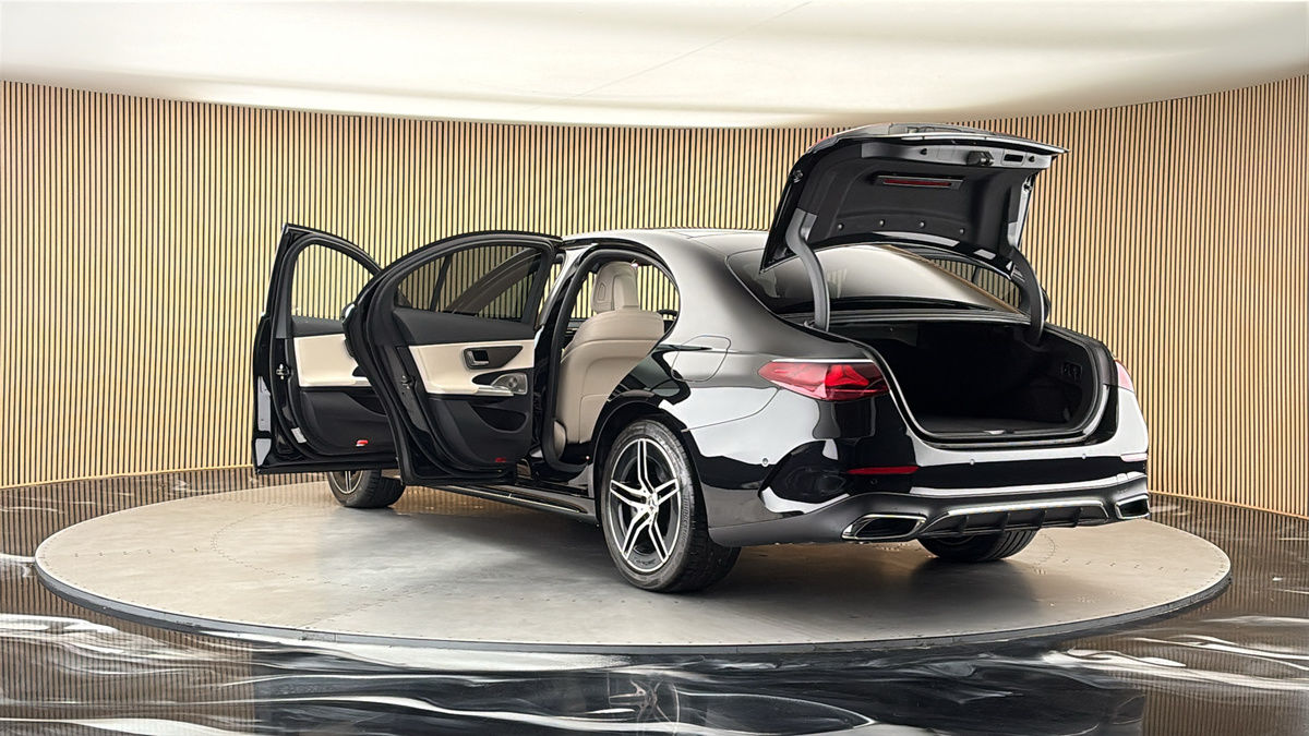 Mercedes-Benz E Class Image 23
