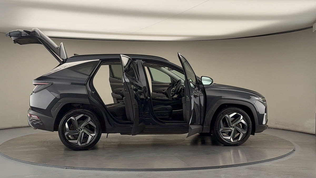 More views of Hyundai TUCSON