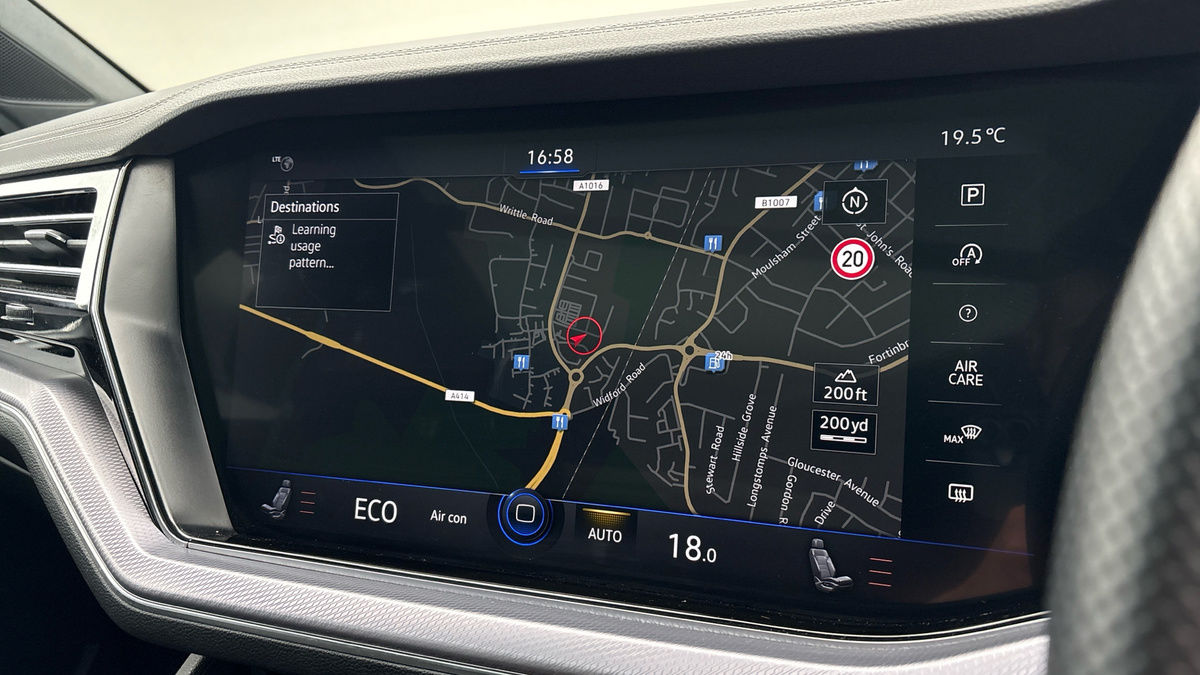 Volkswagen Touareg Image 17