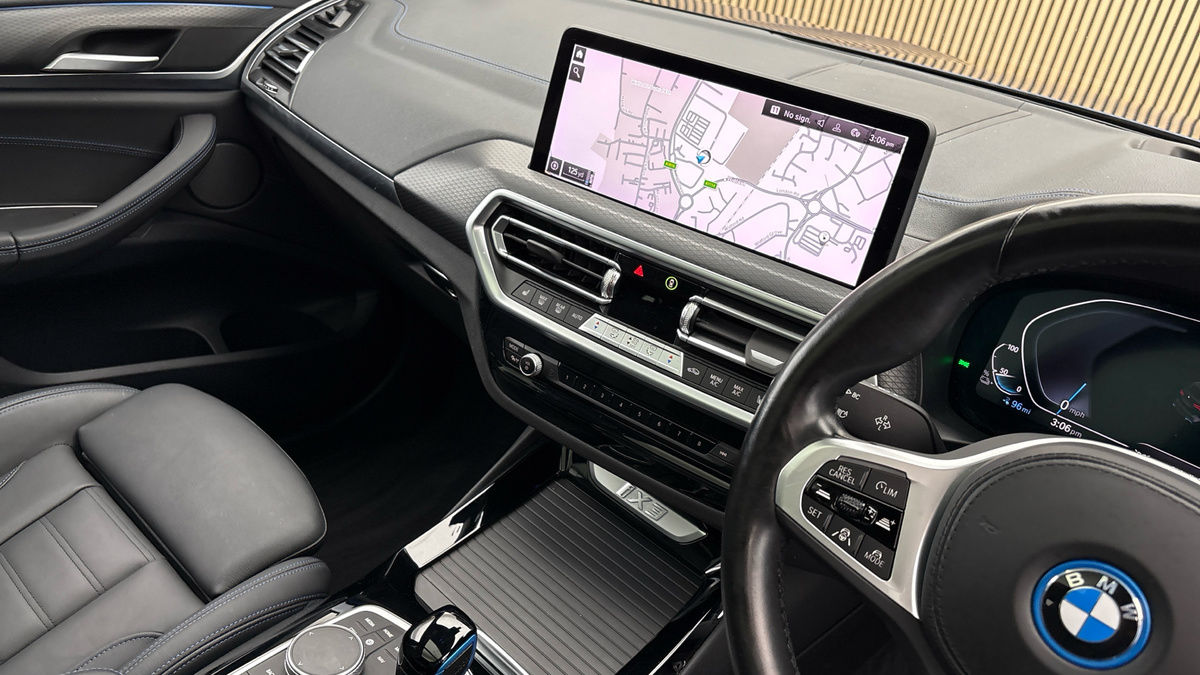 BMW iX3 Image 18