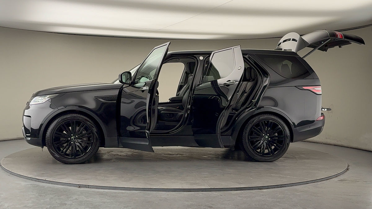 More views of Land Rover Discovery