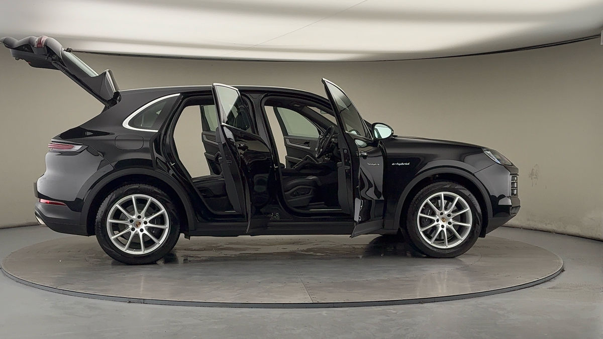 More views of Porsche Cayenne