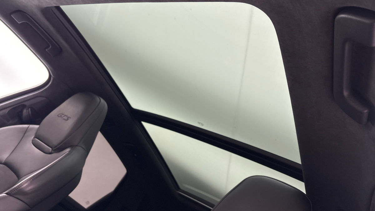 Porsche Cayenne Image 6