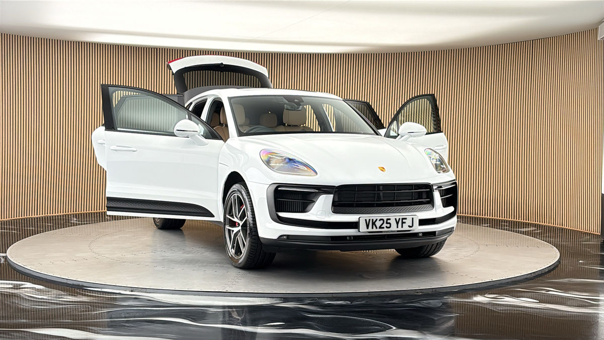 More views of Porsche Macan