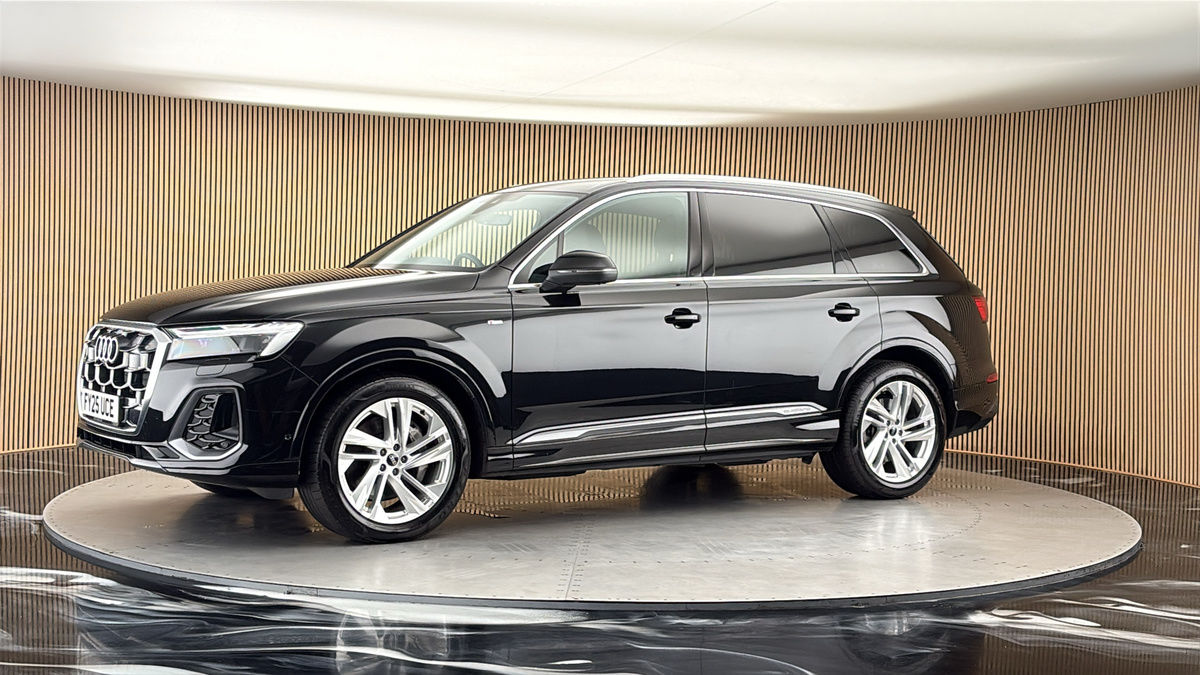 More views of Audi Q7