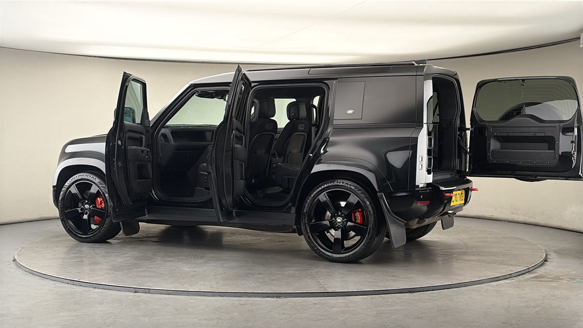 More views of Land Rover Defender 110