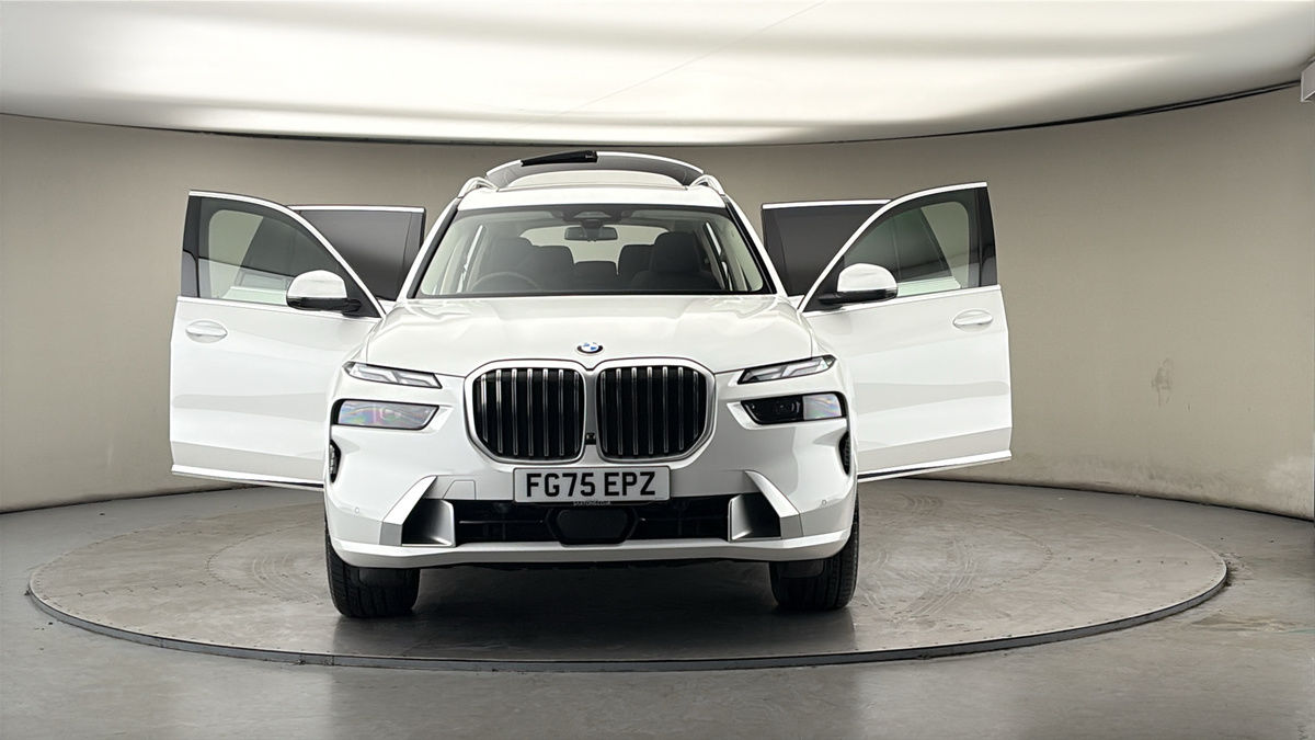 More views of BMW X7