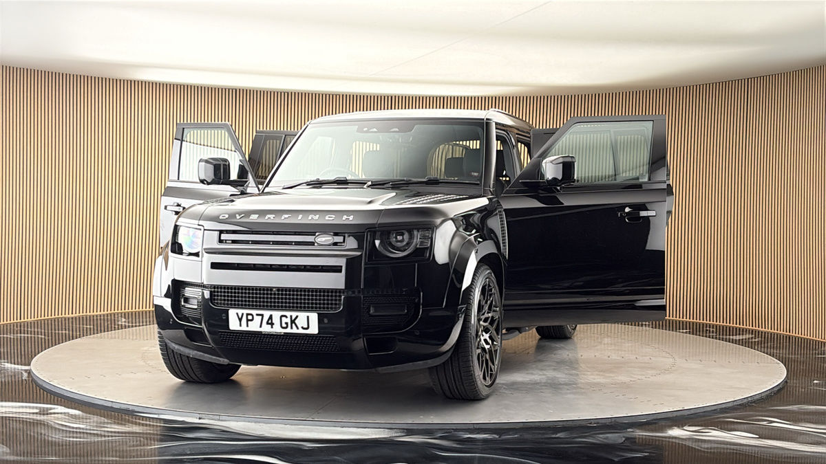 More views of Land Rover Defender 110