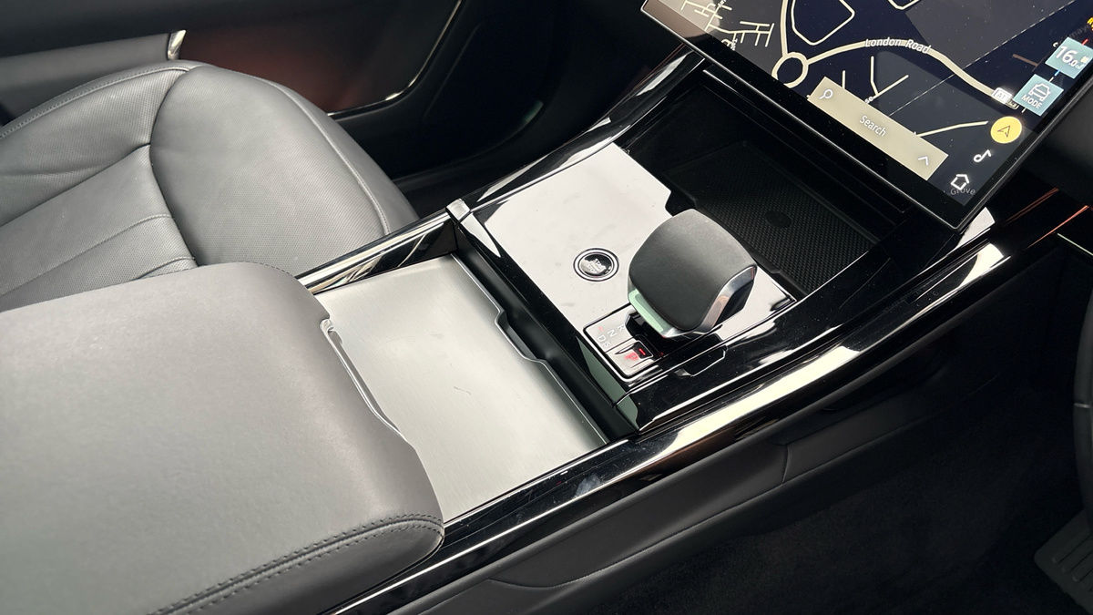 Land Rover Range Rover Sport Image 18