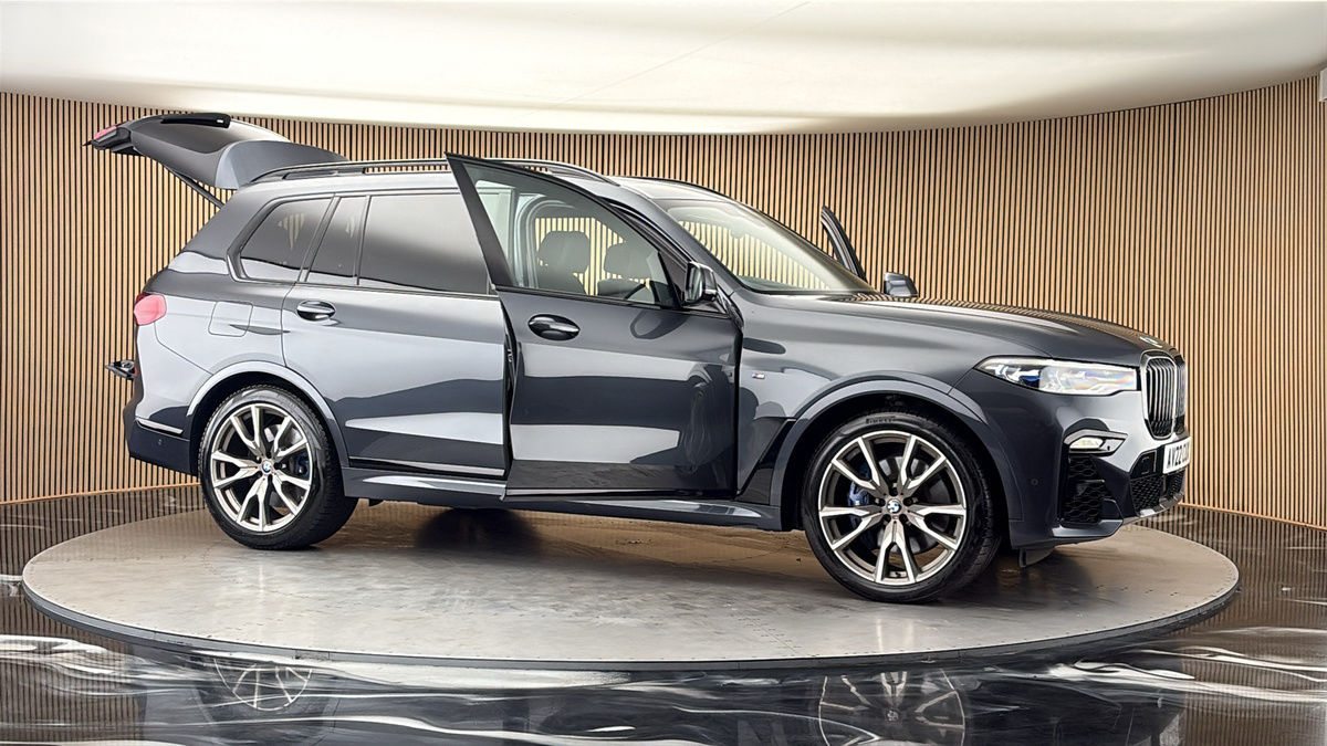More views of BMW X7