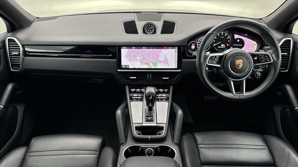 Porsche Cayenne Image 12