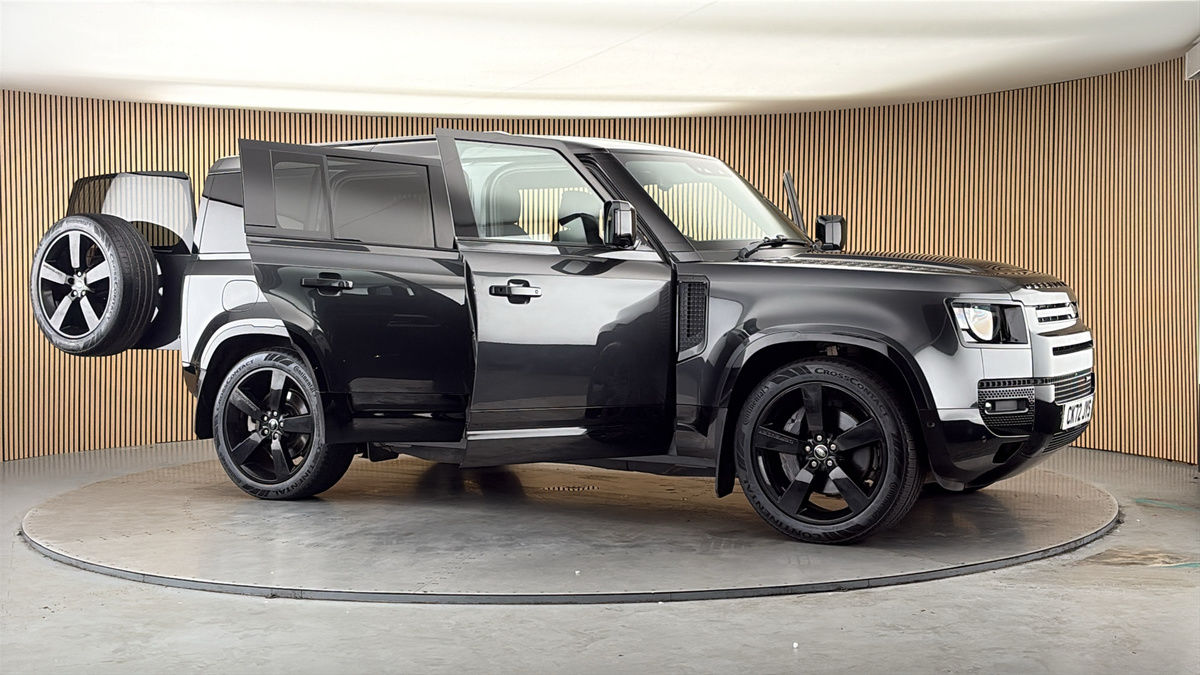 More views of Land Rover Defender 110