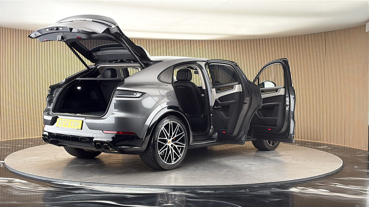 More views of Porsche Cayenne
