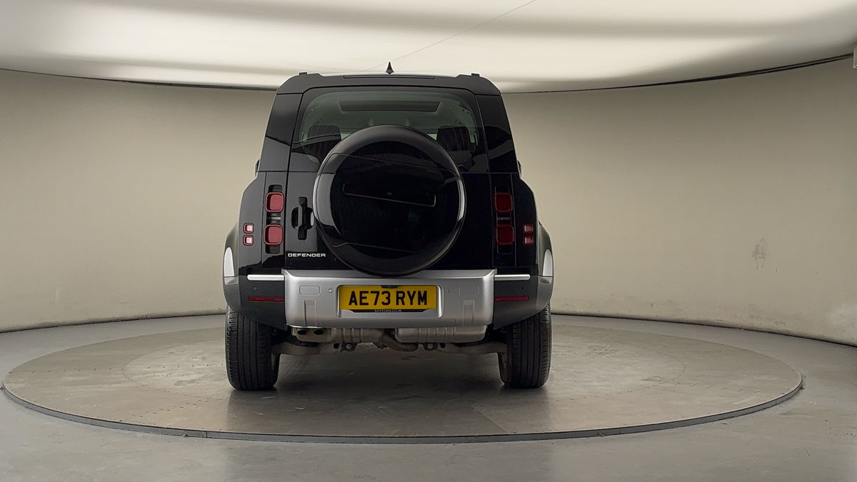 Land Rover Defender 110 Image 4