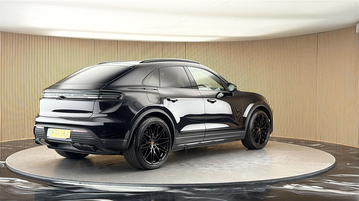 Porsche Macan Image 21