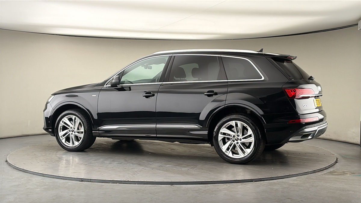 More views of Audi Q7