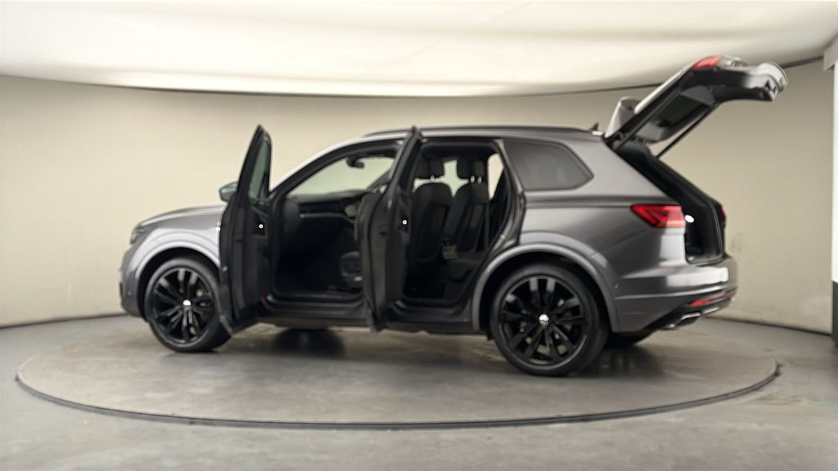 More views of Volkswagen Touareg