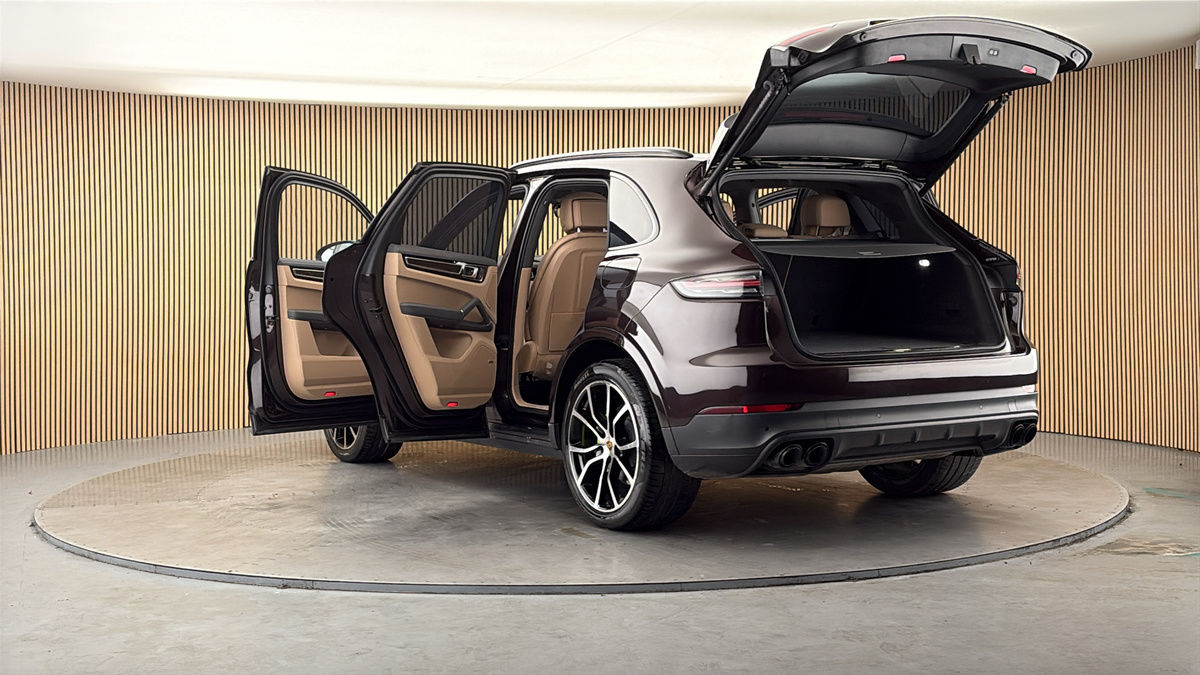 Porsche Cayenne Image 23