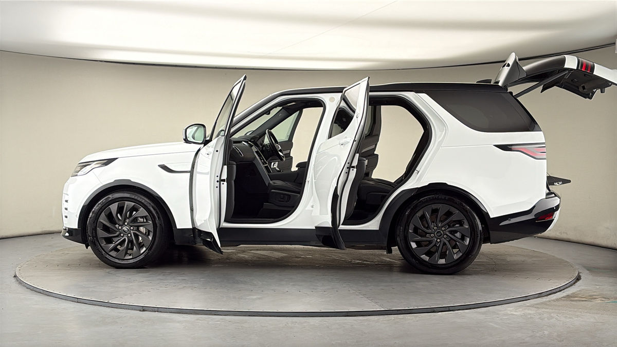 More views of Land Rover Discovery