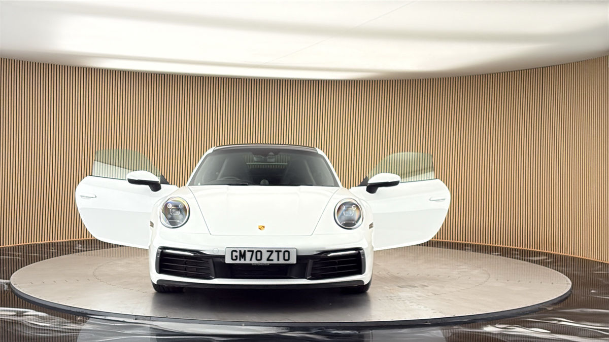 More views of Porsche 911