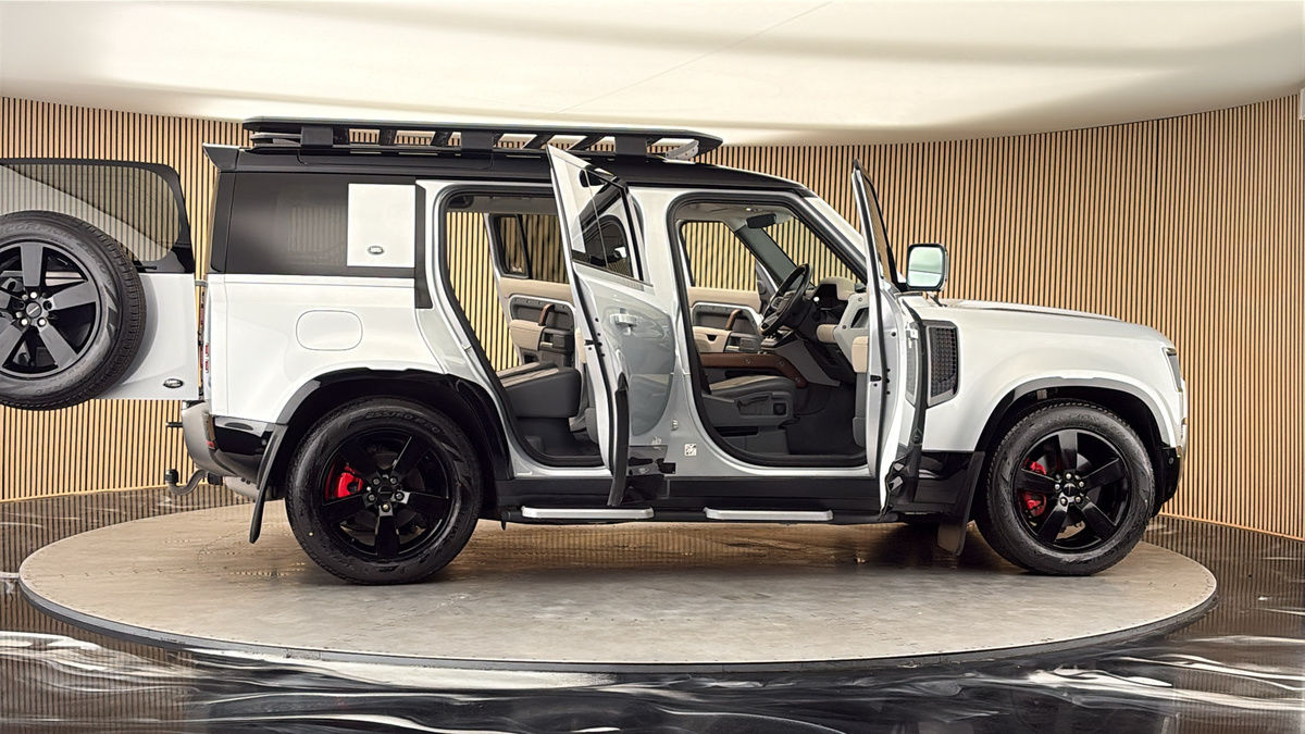 More views of Land Rover Defender 110