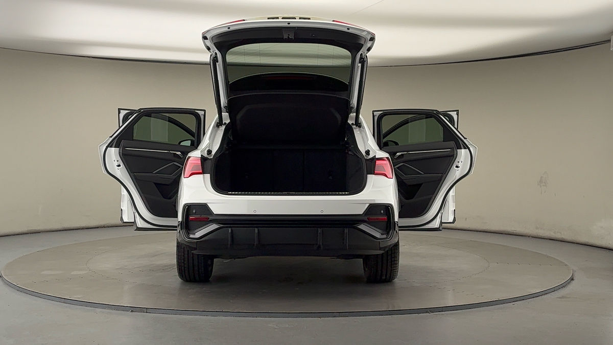 More views of Audi Q3