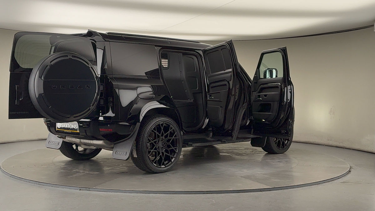 More views of Land Rover Defender 110