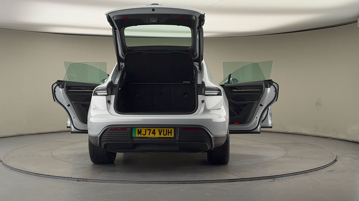 More views of Porsche Macan