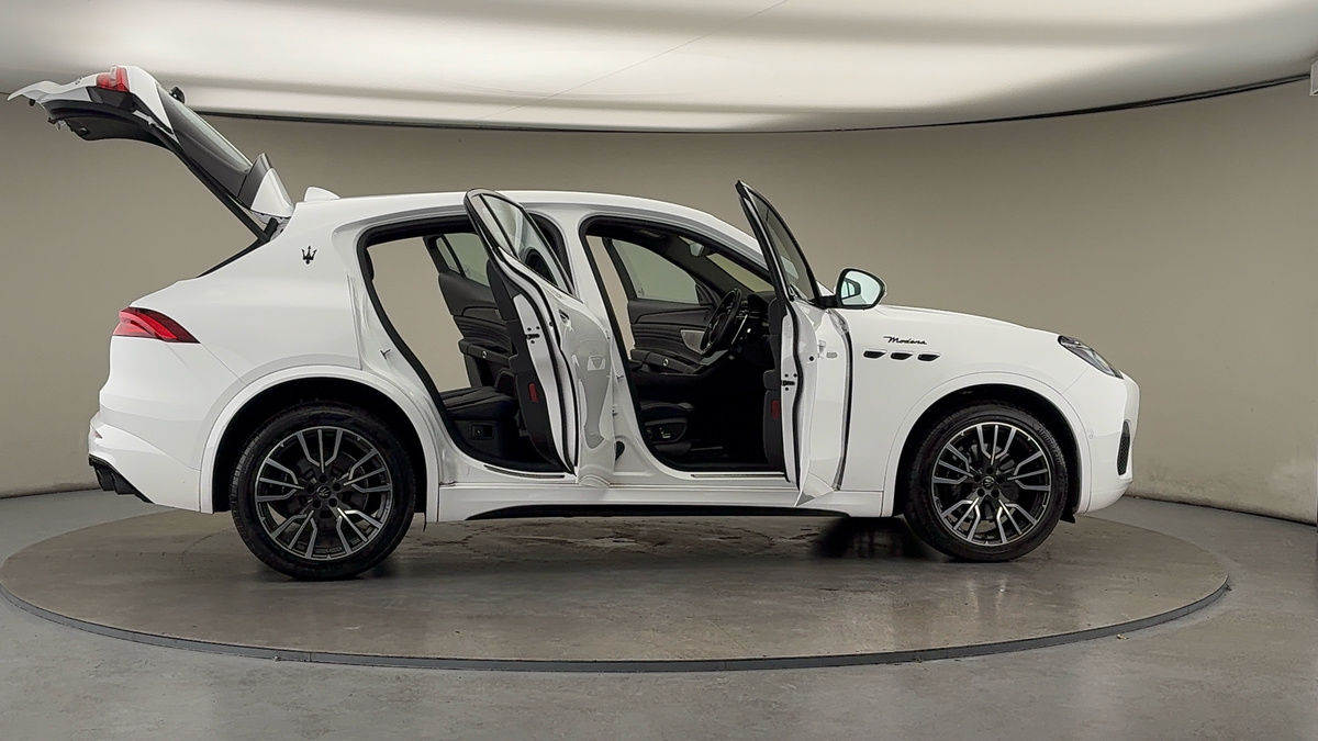 More views of Maserati Grecale