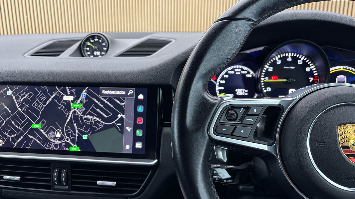 Porsche Cayenne Image 13