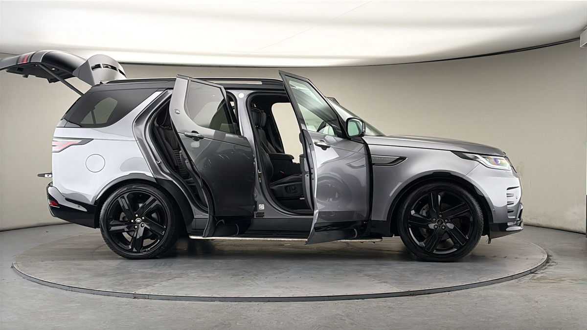 More views of Land Rover Discovery