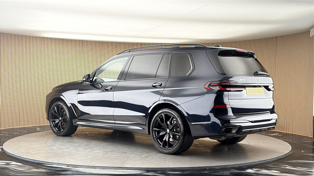 More views of BMW X7