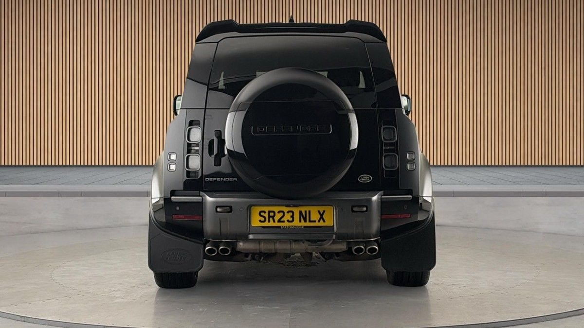 Land Rover Defender 90 Image 4