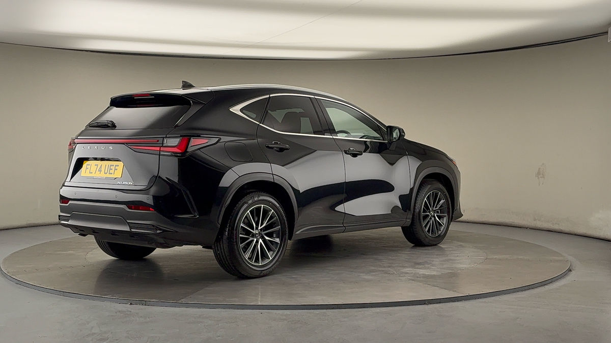 Lexus NX Image 21