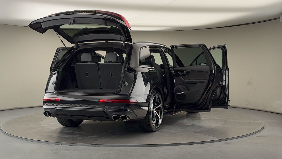 More views of Audi SQ7