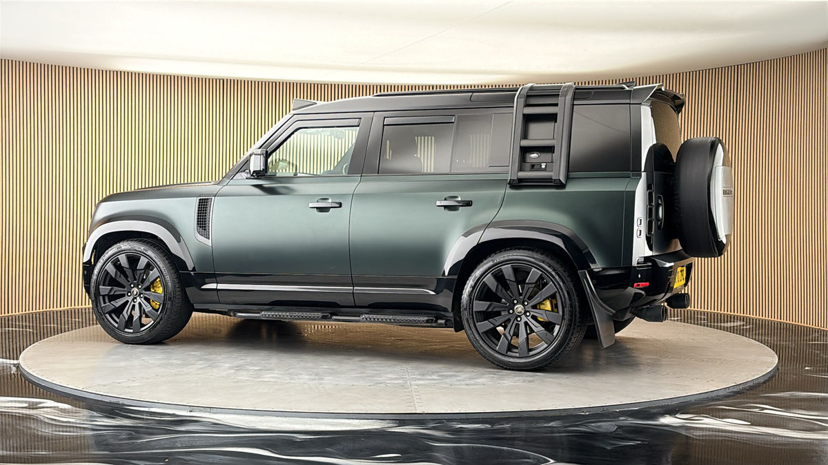 More views of Land Rover Defender 110